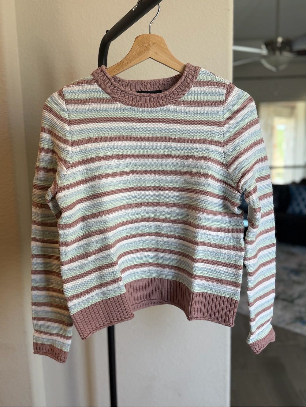 Design 365 Striped Crewneck Sweater in Dusty Rose and Cream S